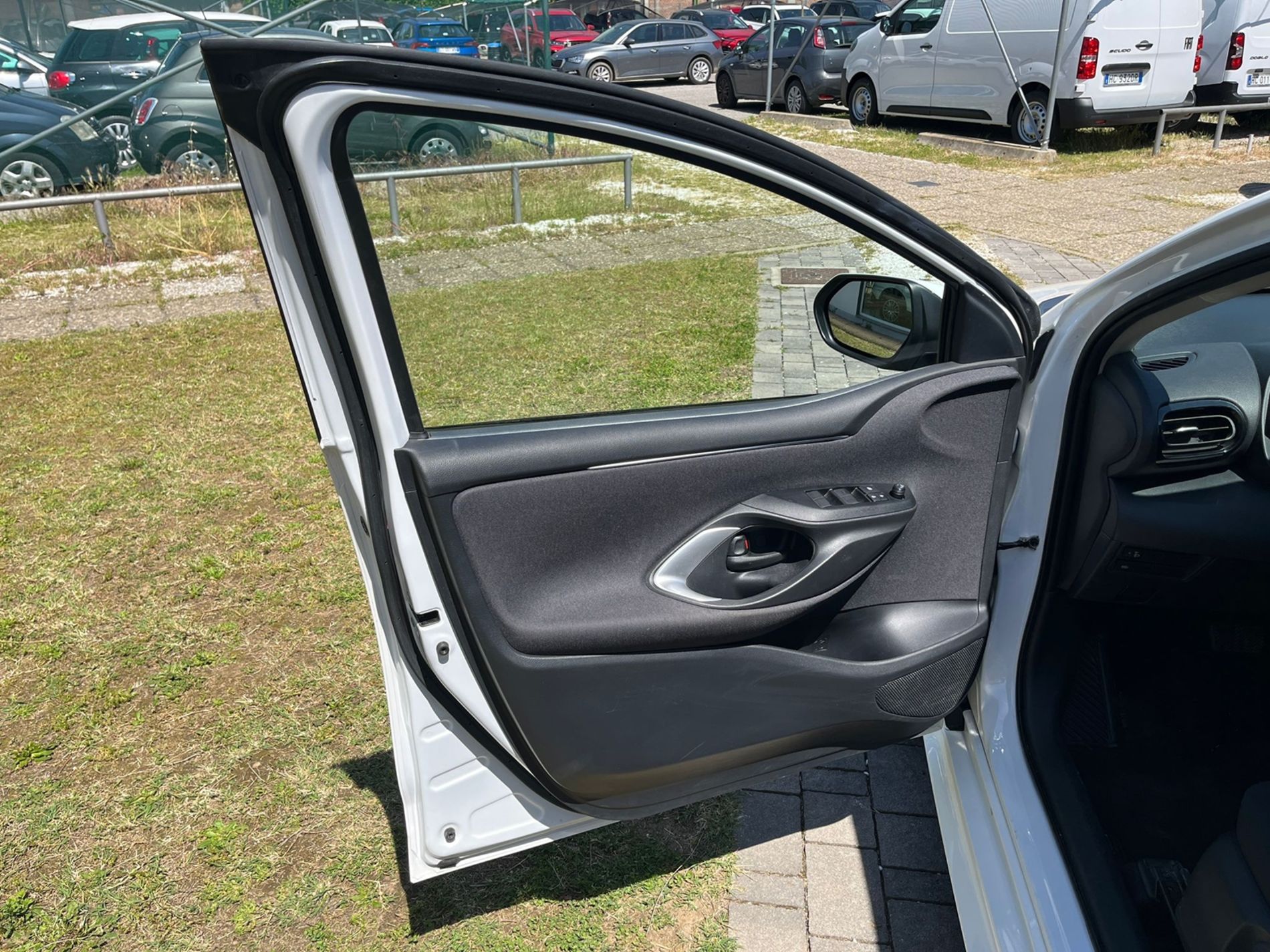 Toyota Yaris Active 1.5 hybrid 116cv - SENZA VINCOLI DI FINANZIAMENTO - Gallotti Auto
