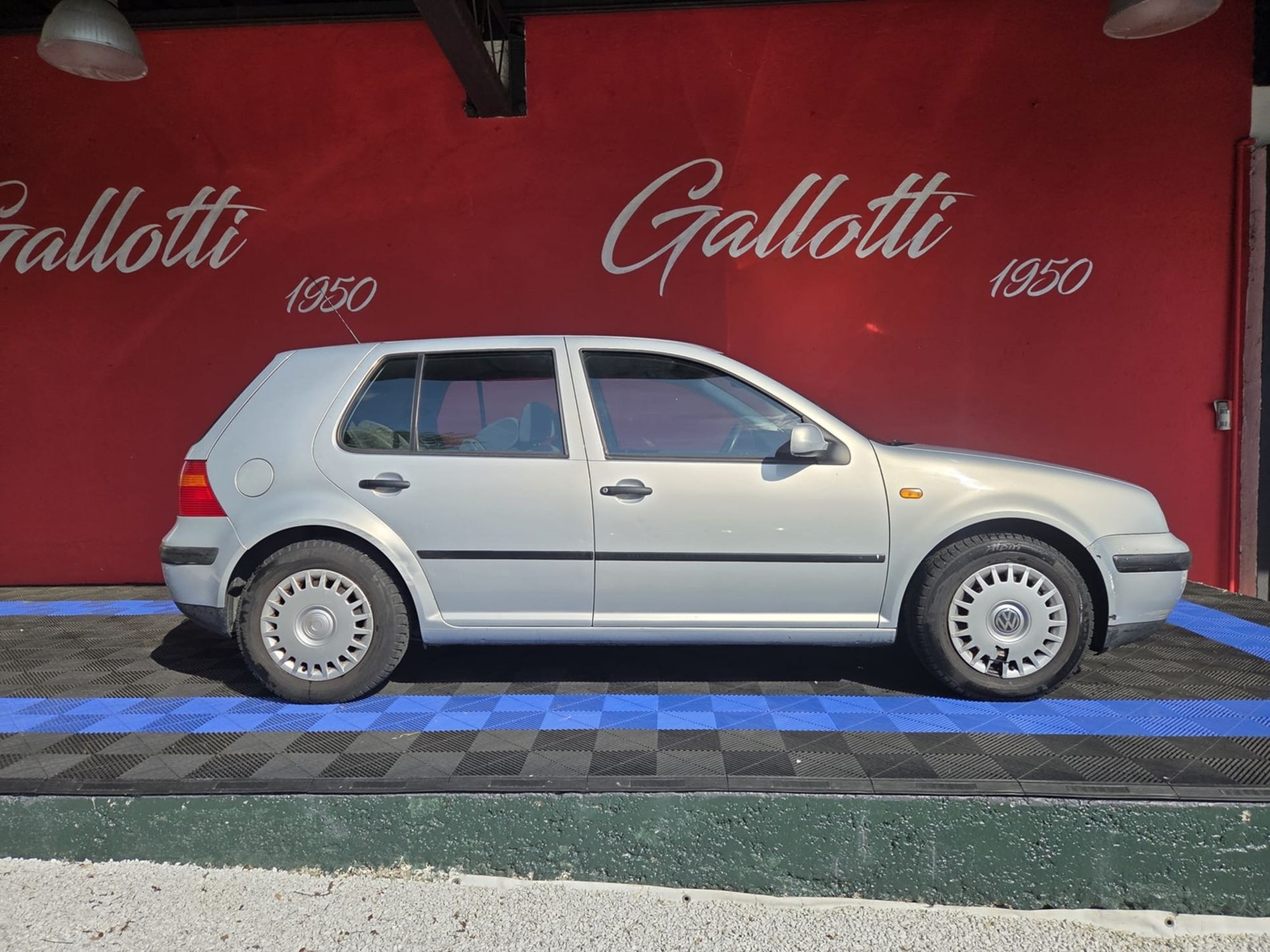 Volkswagen Golf 1.6 benzina 100cv  - Gallotti Auto