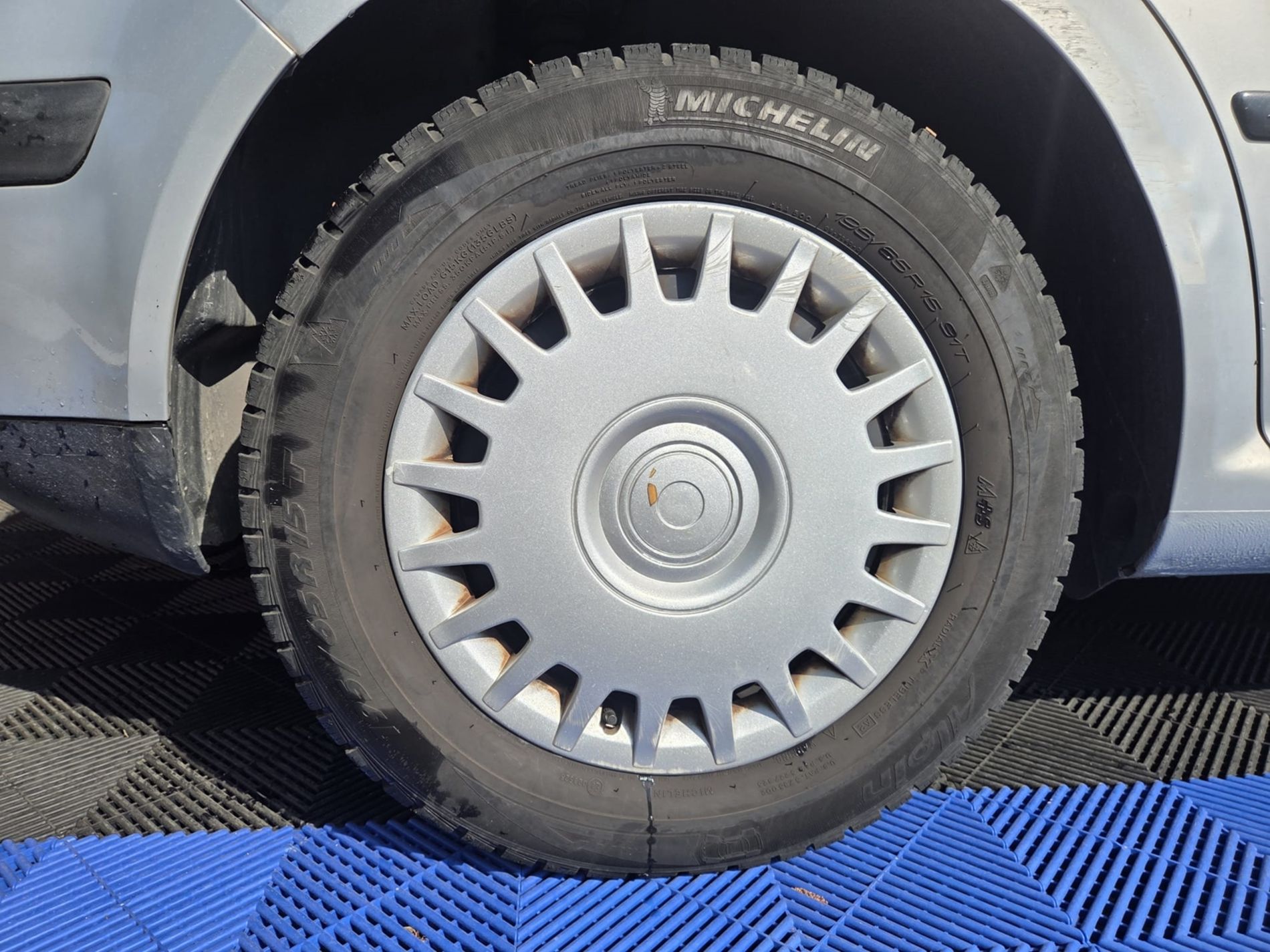 Volkswagen Golf 1.6 benzina 100cv  - Gallotti Auto