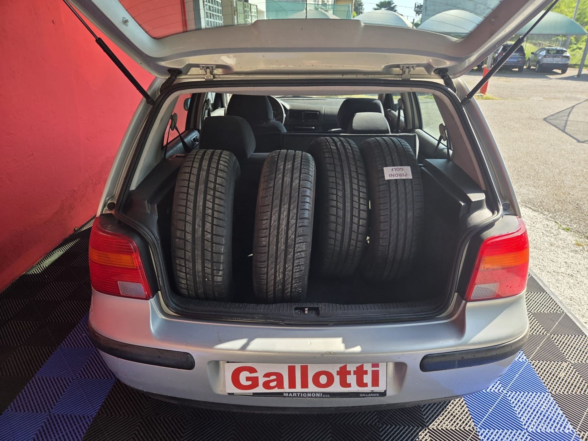 Volkswagen Golf 1.6 benzina 100cv  - Gallotti Auto